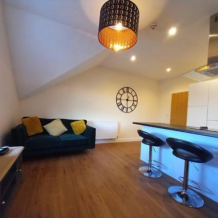 Roomy Penthouse 2 Double Bed Apartment - Spacious - Central Beeston - Free Secure Parking - Nottingham Exteriér fotografie