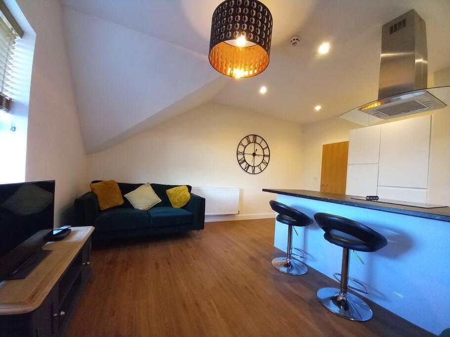 Roomy Penthouse 2 Double Bed Apartment - Spacious - Central Beeston - Free Secure Parking - Nottingham Exteriér fotografie